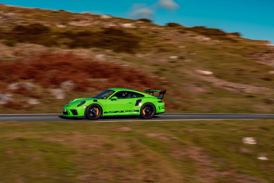  Porsche 911 GT3 RS (991) 2018 года  (UK) (фото 6 из 39)